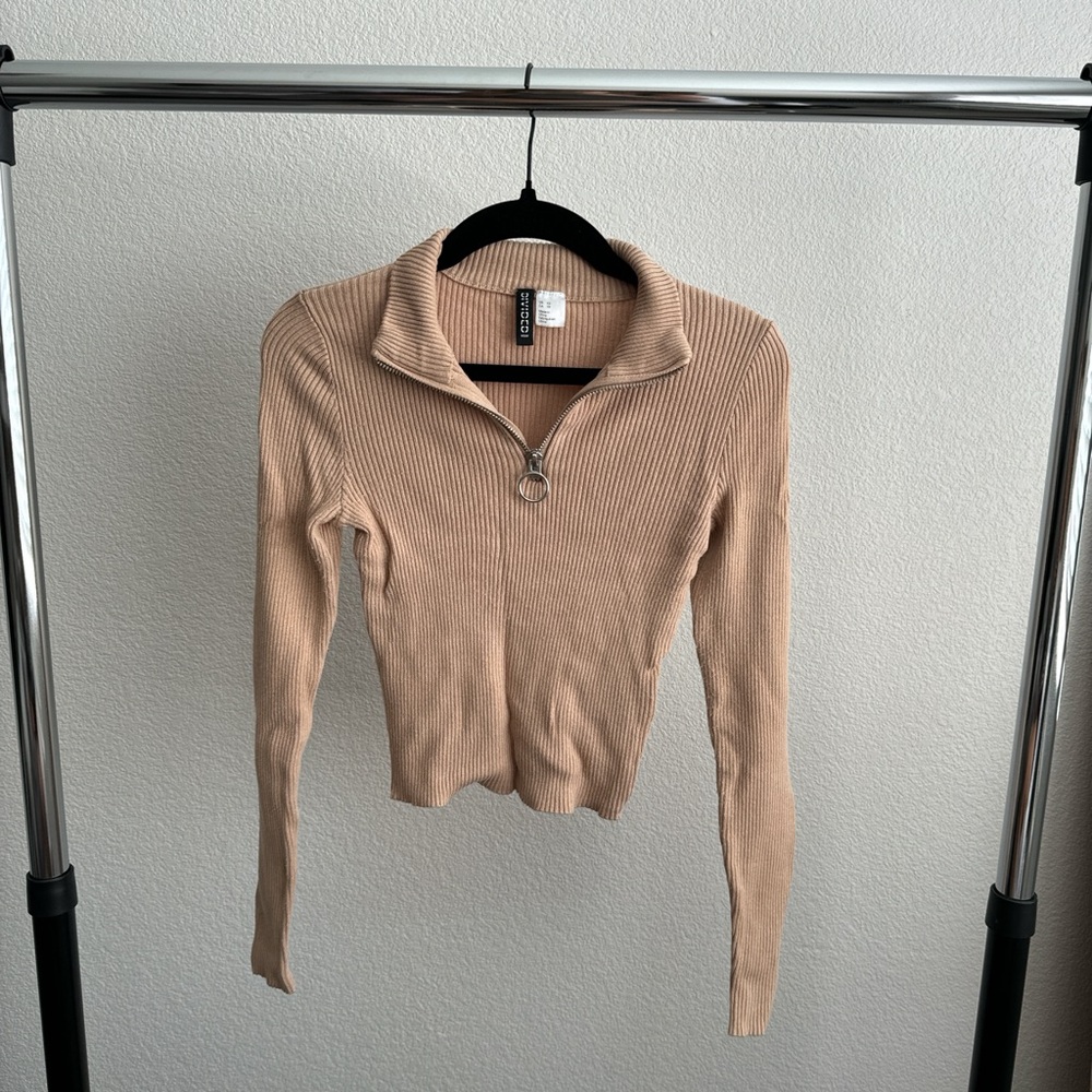 H&M Tan Ribbed Sweatshirt